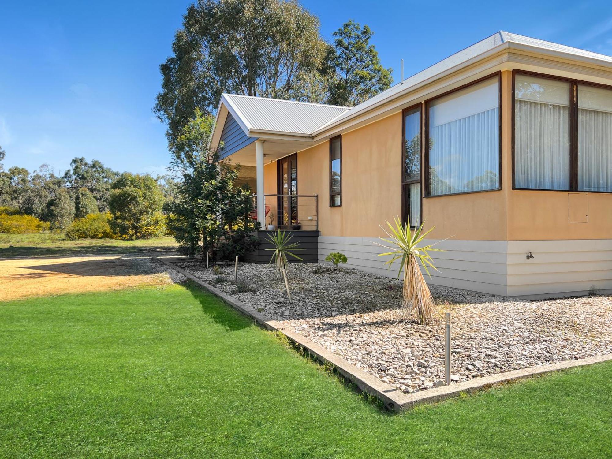Aurora Cottages Bush Retreat Pomonal Exterior photo